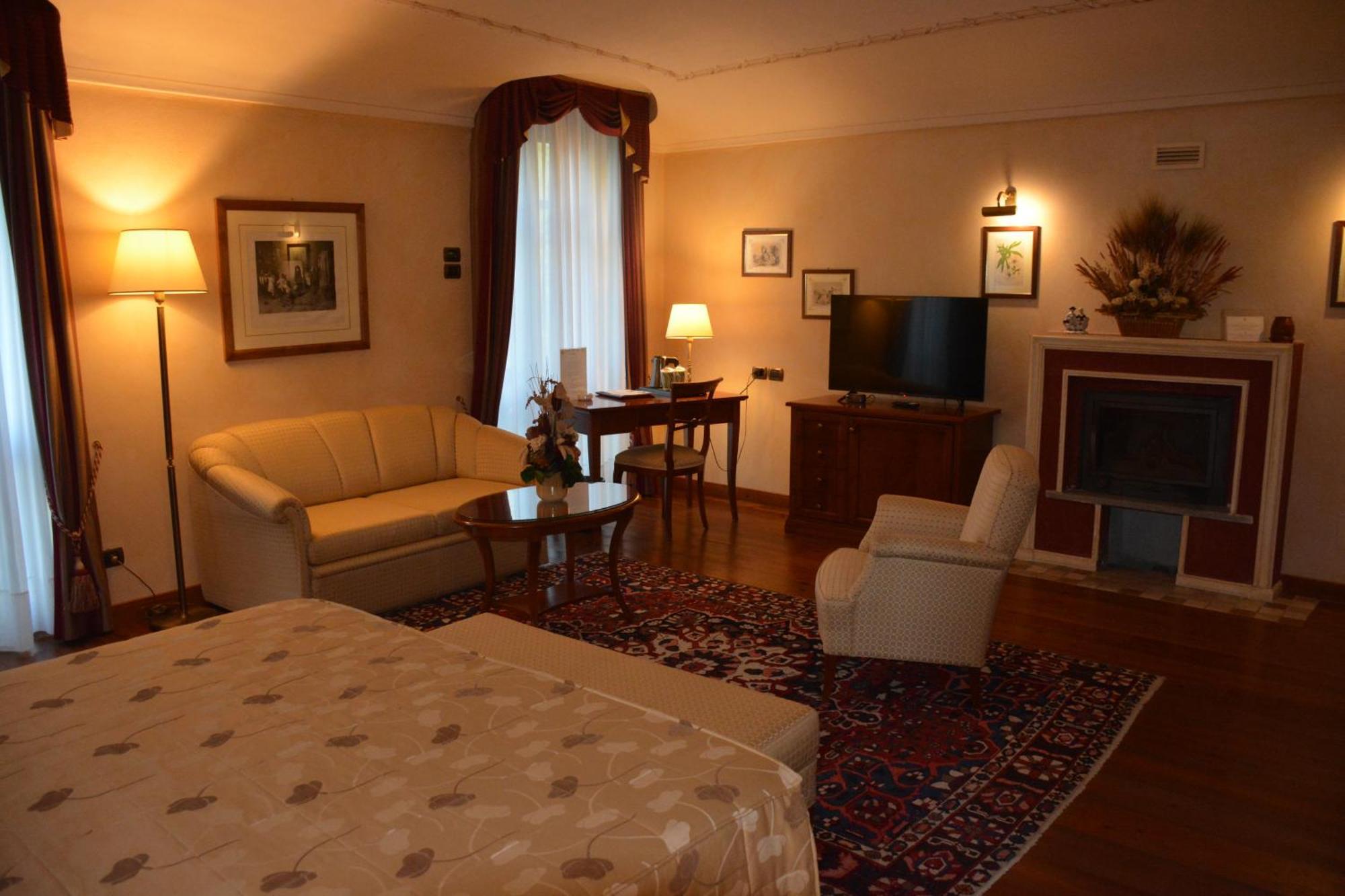 Romantic Hotel Furno San Francesco al Campo Exterior foto